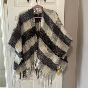 Jenni Black and White Chevron Shrug Sweater